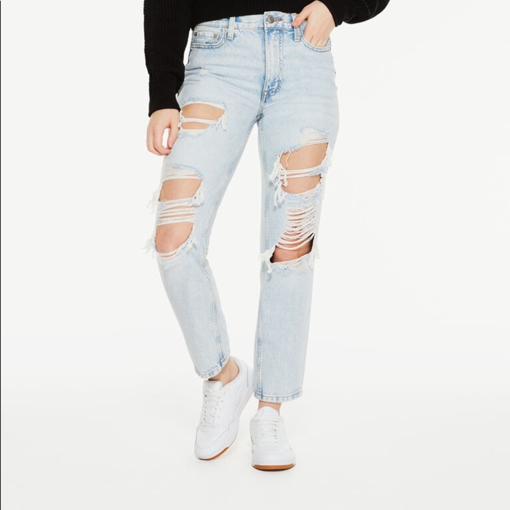 Aeropostale ~Curvy~ Mom Jeans • Light Wash